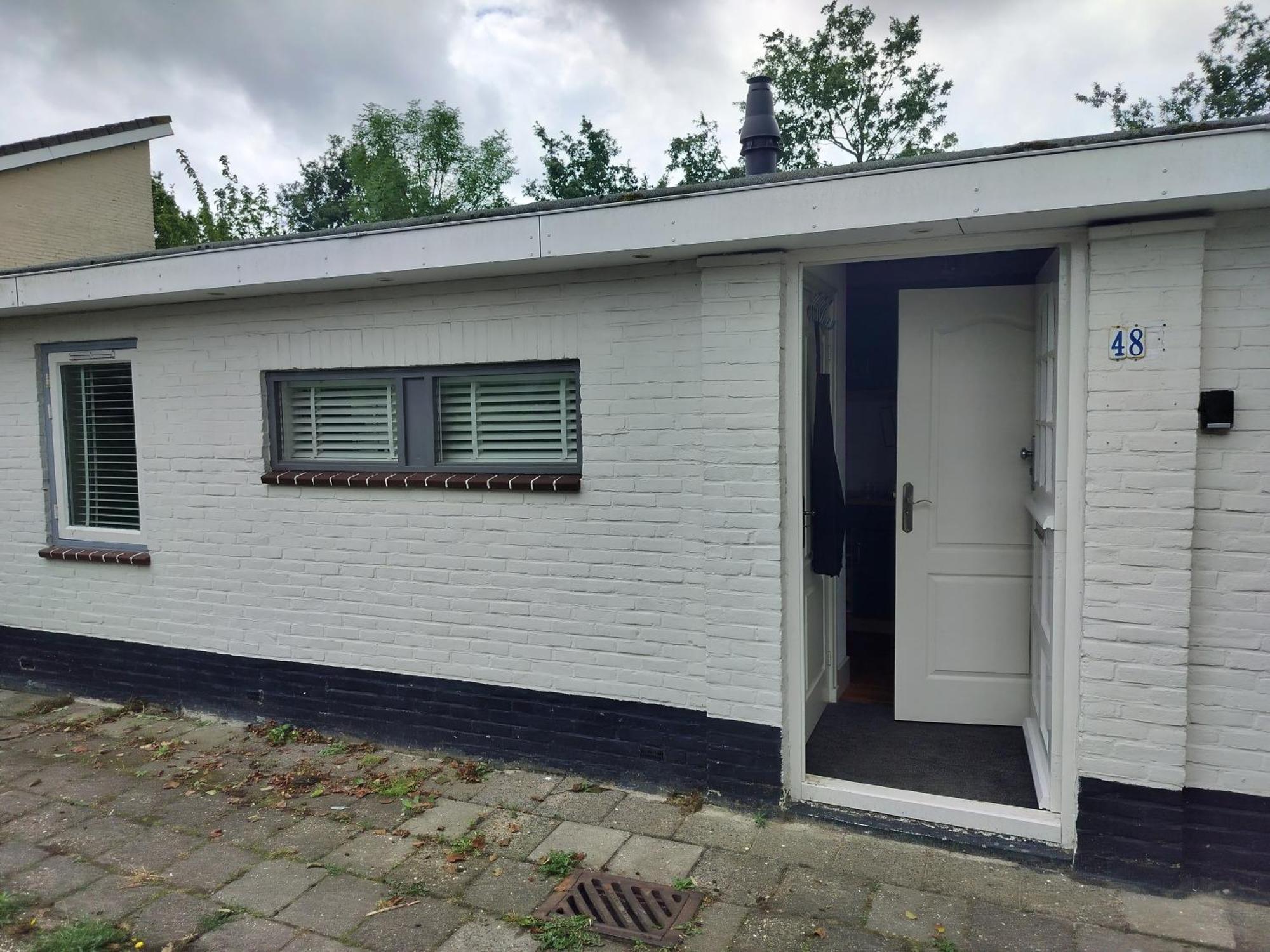 Solstice, Quiet Cottage In Bruinisse, Zeeland Exteriör bild